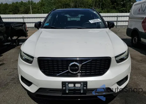 2021 Volvo Xc40 T5 R-Design z USA, uszkodzony, nr VIN YV4162UM3M2405076